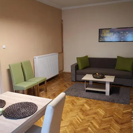 Veva - Maganszallashely Έγκερ