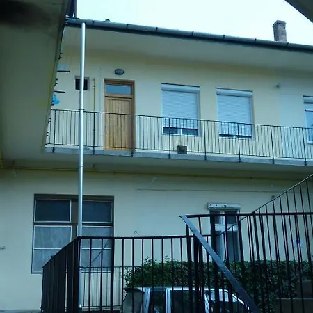 Διαμέρισμα Veva - Maganszallashely Έγκερ